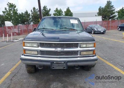 1999 Chevrolet Suburban 1500 Lt z USA, uszkodzony, nr VIN 3GNFK16R6XG146089